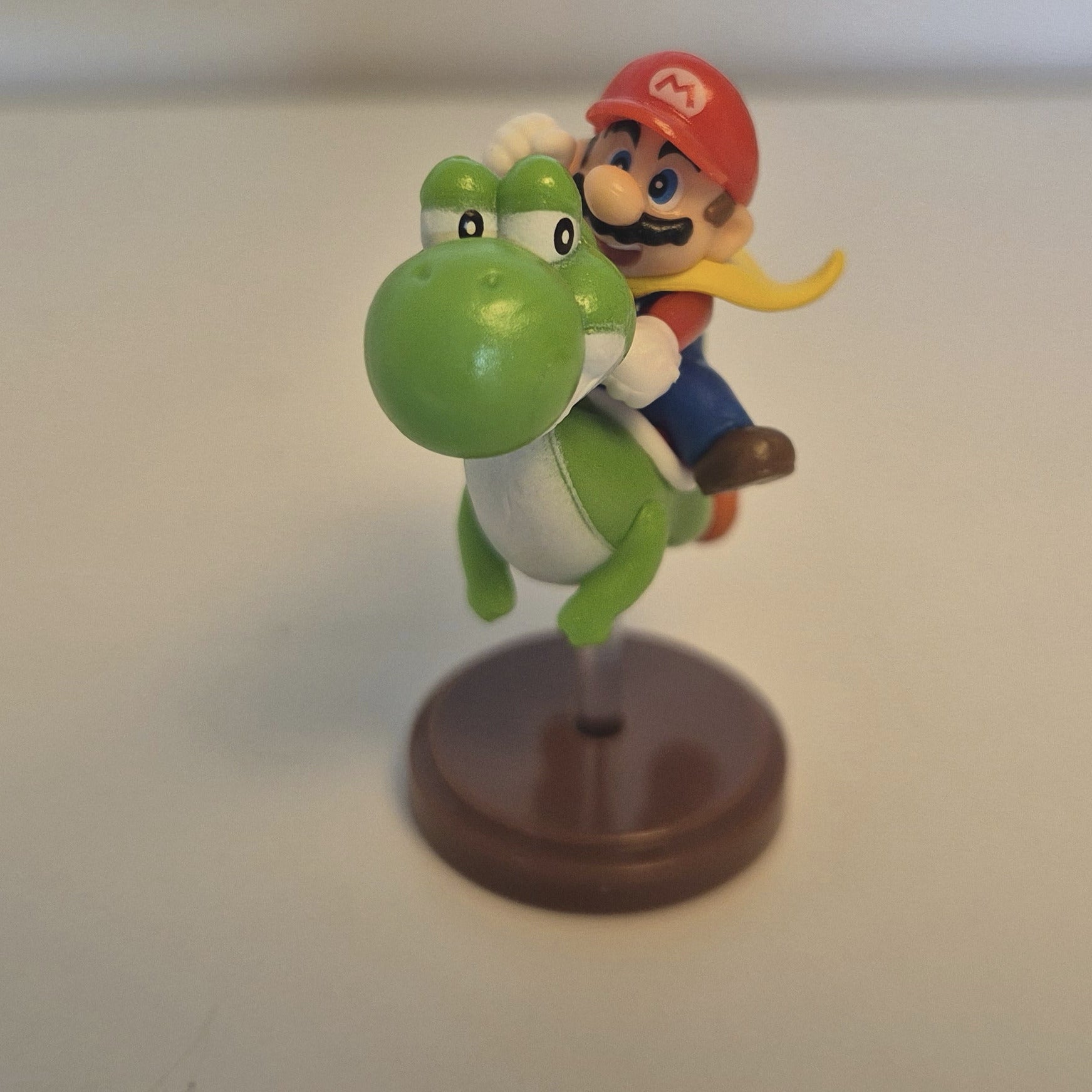 Super Mario World: Mario W. Cape and Yoshi