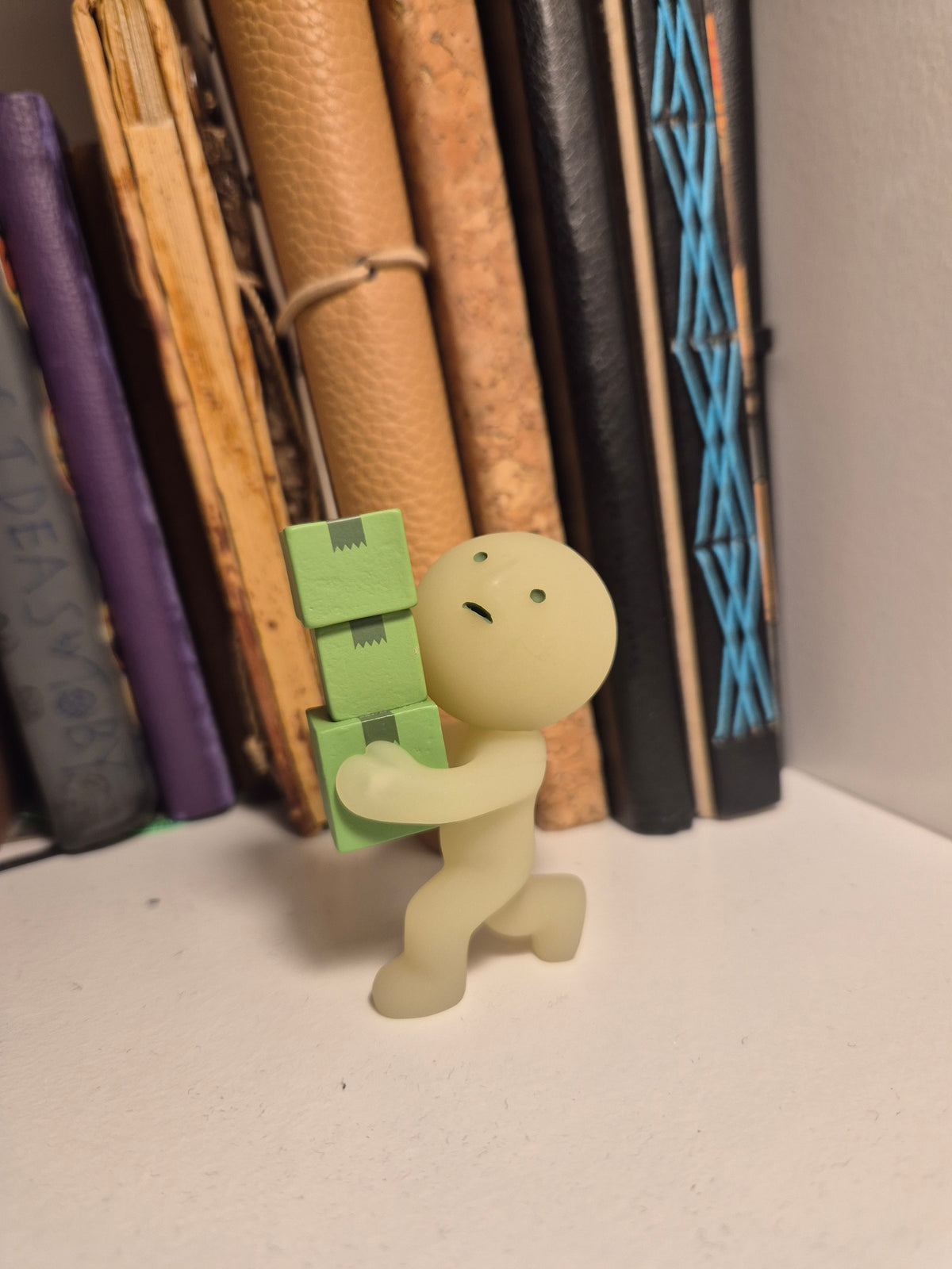 Smiski balancing boxes